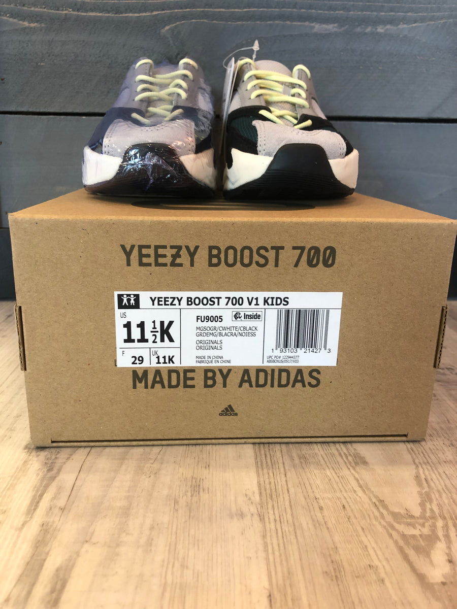 Yeezy 700 V1 Kids