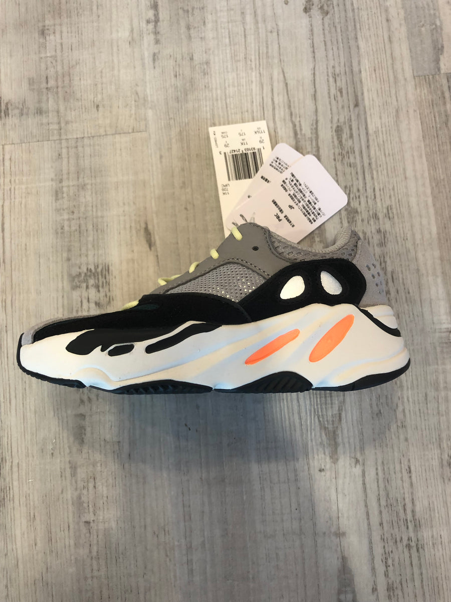 Yeezy waverunner 2025 kids